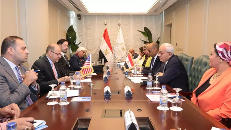 حجازي يستقبل نائب مساعد وزير الخارجية الأمريكي لشئون التعليم