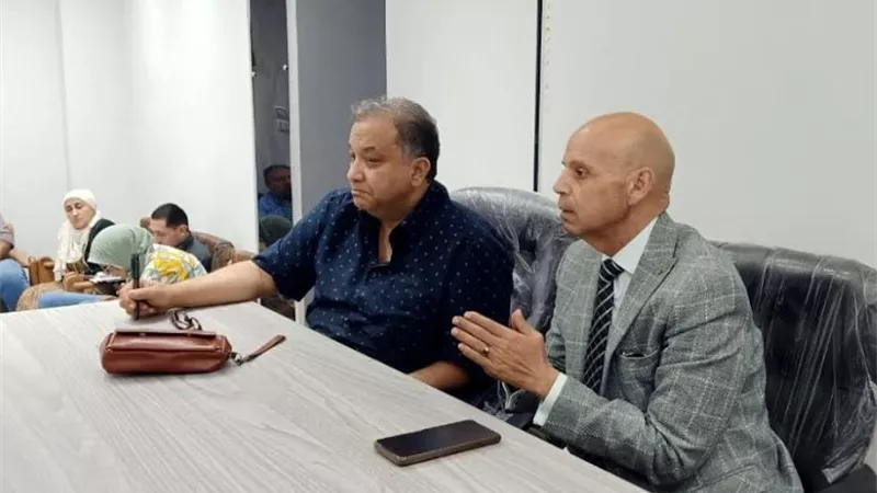 مسعود يجتمع بمديري الإدارات الصحية والمستشفيات