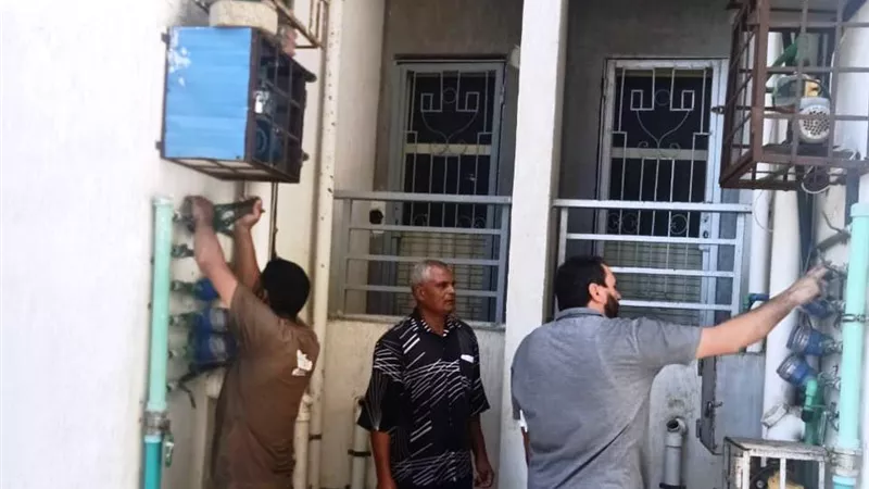حملة مكبرة لإزالة الوصلات الخلسة في دمياط الجديدة.. صور