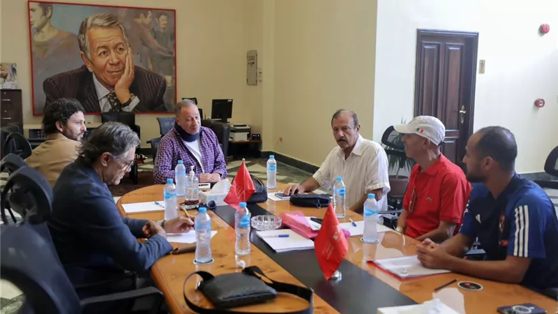 تفاصيل اجتماع الخطيب مع قيادات قطاع الناشئين بالأهلى