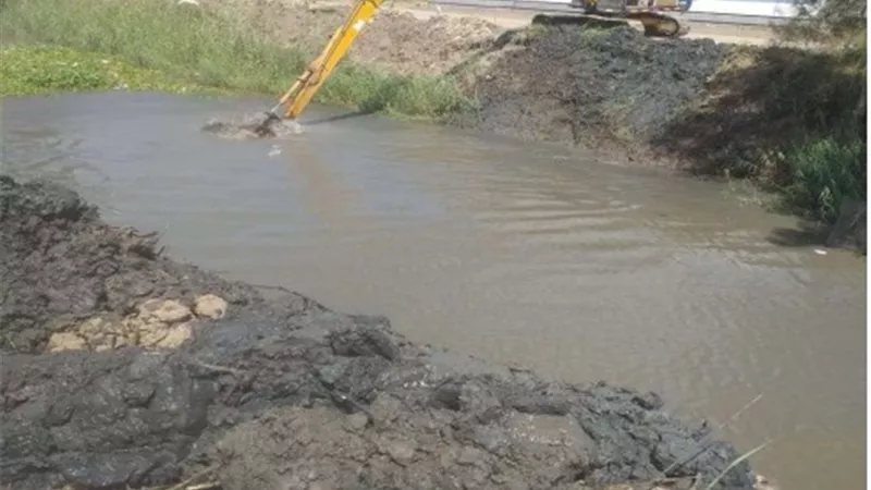تأهيل ترع وإنشاء منشآت وتطهير مصارف وتجديد محطات بري كفر الشيخ