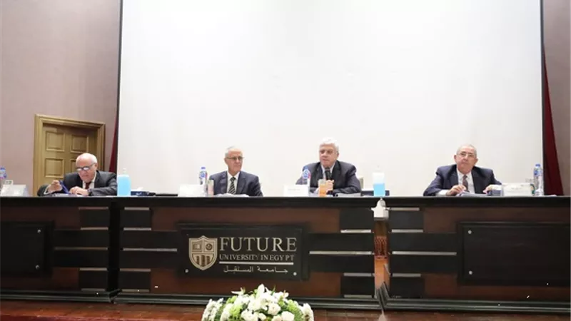 ايمن عاشور يشدد على ضرورة زيادة الاهتمام ببرامج البحث العلمي بالجامعات الخاصة والأهلية