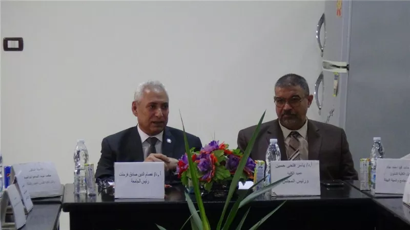 رئيس جامعة المنيا يتفقد مستشفى طب الأسنان