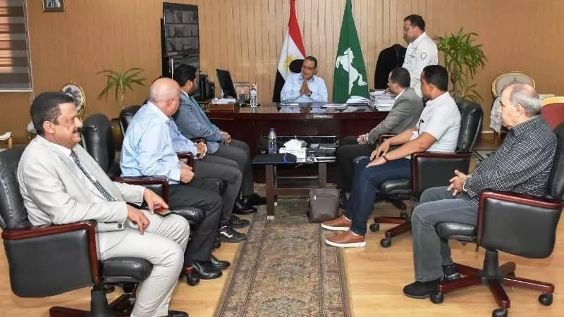 محافظ الشرقية يلتقي وفداً من أعضاء التحالف الوطني