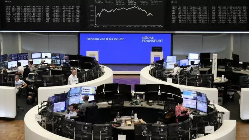 أسهم أوروبا تمحو مكاسبها بعد بيانات التضخم الأميركية
