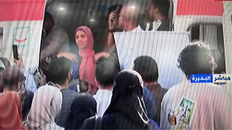 زحام وتوافد المواطنين على التبرع بالدم للأشقاء الفلسطينيين