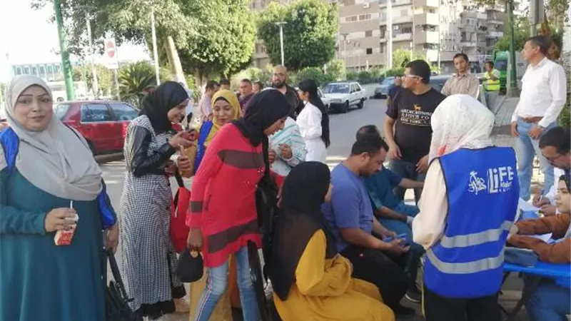 اقبال كبير على حملة التبرع بالدم بأسيوط لمساندة اهالينا بغزة