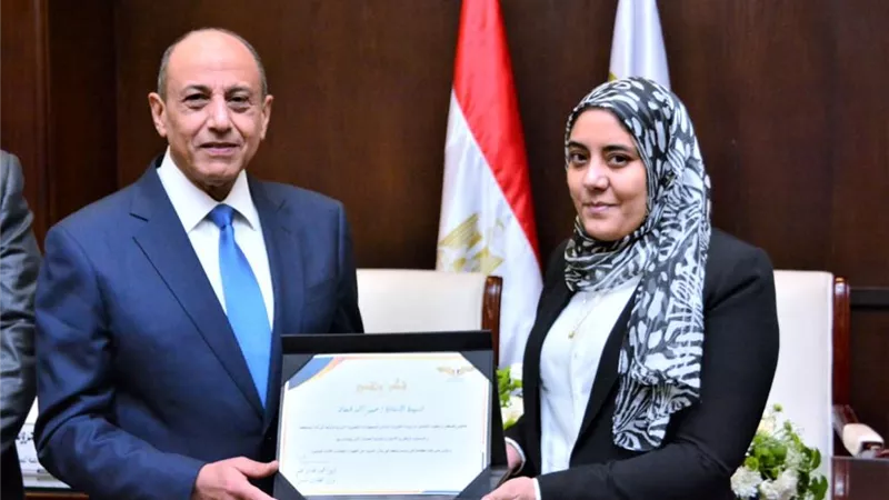 الفريق محمد عباس : تحدينا الصعوبات والأزمات ونفذنا أعمال التطوير والتحديث بالقطاع