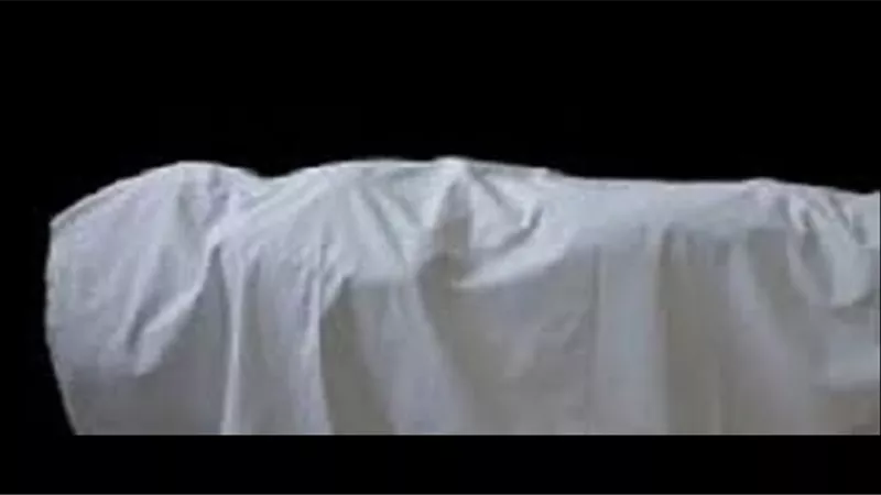 اكفان الموتى شراؤها لغبر القادرين هل يُحسب من الزكاة