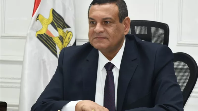 وزير التنمية المحلية يتابع مبادرة تخفيض أسعار السلع الأساسية بالمحافظات