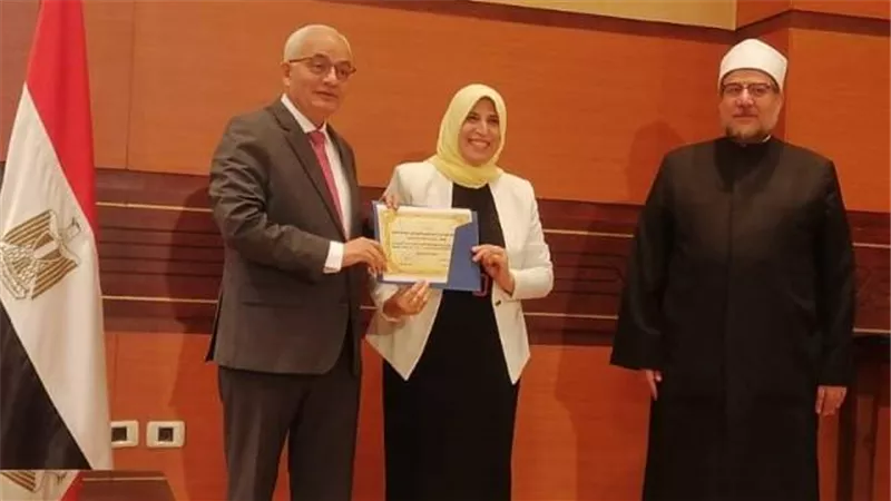 أسباب تكريم وزيرى التعليم والأوقاف لأحد قيادات إدارة الشروق فيديو