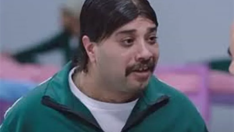 حاتم صلاح : 