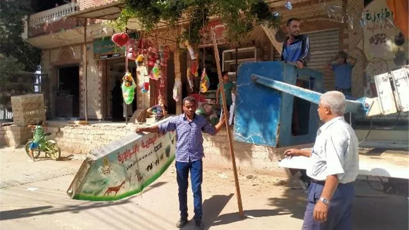 محافظ أسيوط يكلف رؤساء المراكز والأحياء بإزالة الإعلانات المخالفة