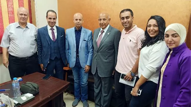مدير صحة الشرقية يهنئ الفائزين بعضوية نقابة الأطباء بالمحافظة