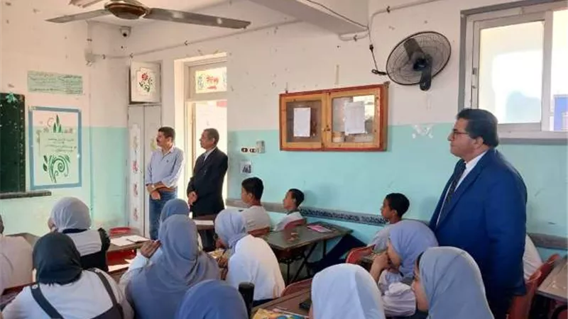 مدير تعليم جنوب سيناء يشهد طابور الصباح بمدرسة أبو زنيمة الثانوية