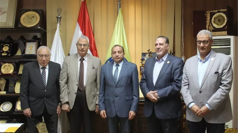 بروتوكول تعاون بين الجامعة ومؤسسة نهضة بنى سويف