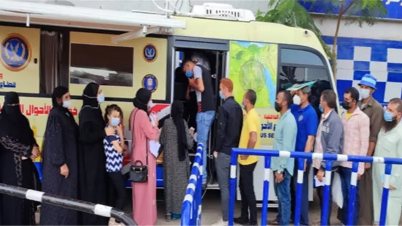 قوافل الأحوال المدنية تجوب محافظات الجمهورية لمساعدة المواطنين