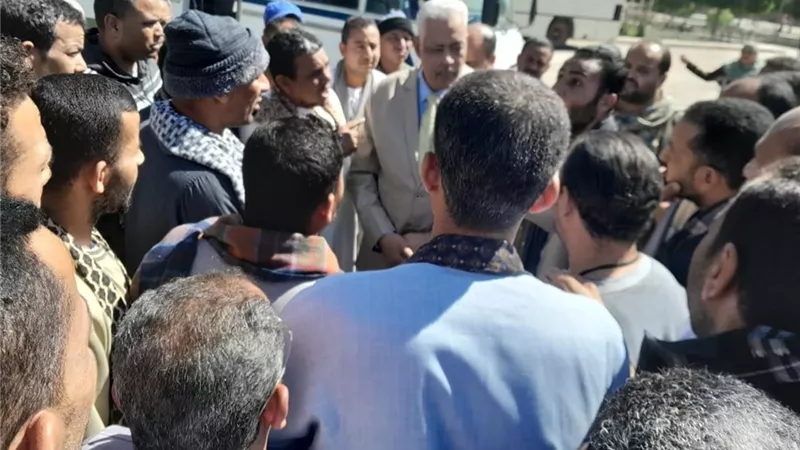 تسجيل وحصر عمالة غير منتظمة جديدة بمواقع عمل بأسيوط