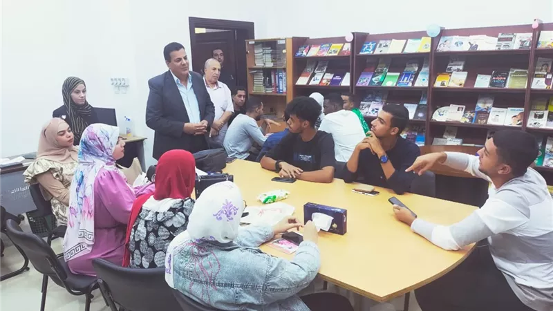رئيس جامعة بني سويف التكنولوجية يتفقد انتظام العملية التعليمية