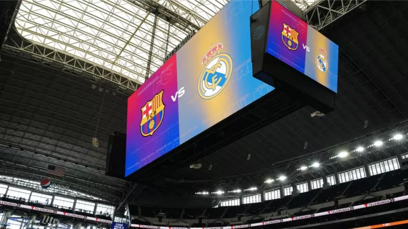 ريال مدريد وبرشلونة يتنافسان على جوهرة أوروبا