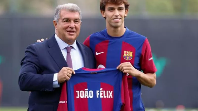 برشلونة يحسم موقفه بشأن شراء جواو فيليكس نهائيًا