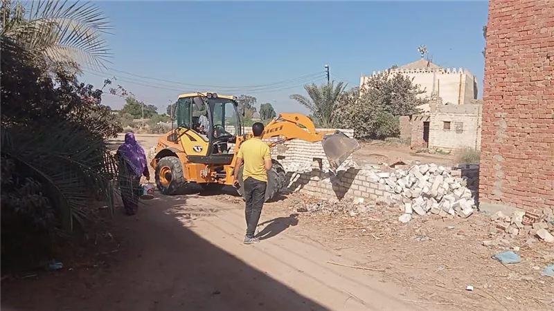 إزالة تعدٍّ بالبناء المخالف بالقصاصين في الإسماعيلية