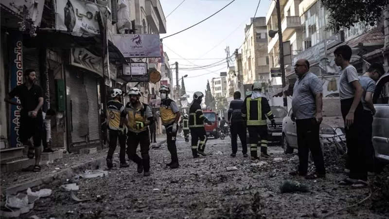 استشهاد 11 فلسطينيًا بينهم طفلة و7 من طواقم الدفاع المدني بغَزَّة