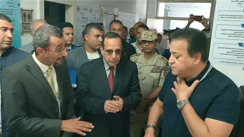 محافظ شمال سيناء يستقبل وزير الصحة والسكان خلال زيارته للمحافظة