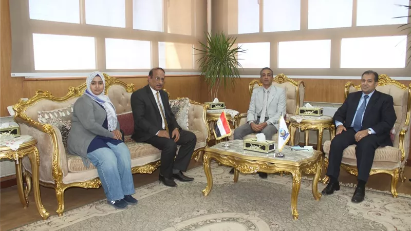 رئيس جامعة جنوب الوادى يناقش سبل التعاون مع مجمع إعلام قنا