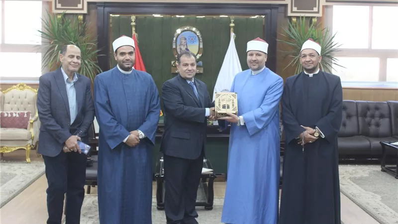 رئيس جامعة جنوب الوادي يستقبل وكيل وزارة الاوقاف بقنا