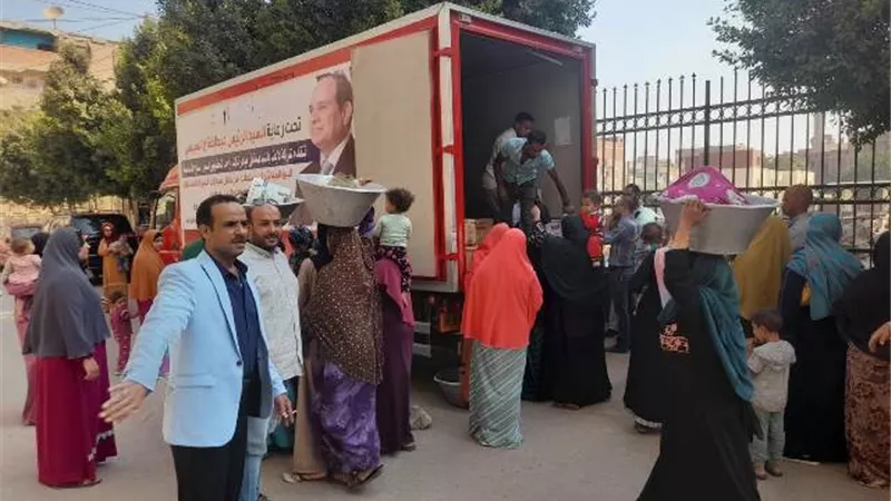 منافذ متنقله لبيع السلع لمحاربة الغلاء بمركز ناصر