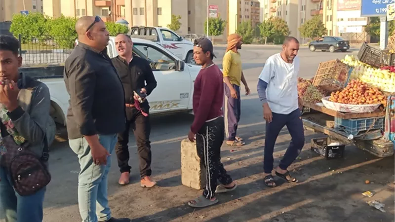 جهاز مدينة بدر يشن حملة على الإشغالات فى الطرق والميادين.. بالصور