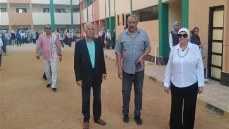 مدير تعليم القليوبية توجه بتكريم العناصر المتميزة في المدارس