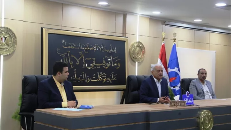صقر يؤكد علي توحيد جهود الجمعيات والاحزاب والغرفة التجارية