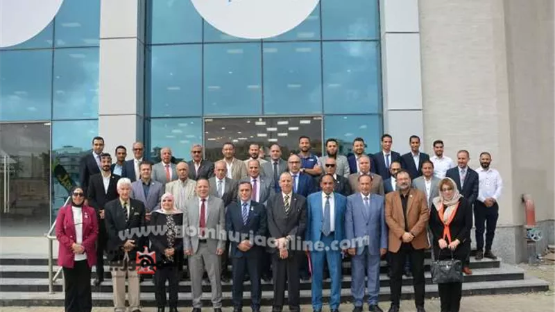 رئيس جامعة دمياط يستقبل لجنة تأهيلي الدكتوراة بالتربية الرياضية