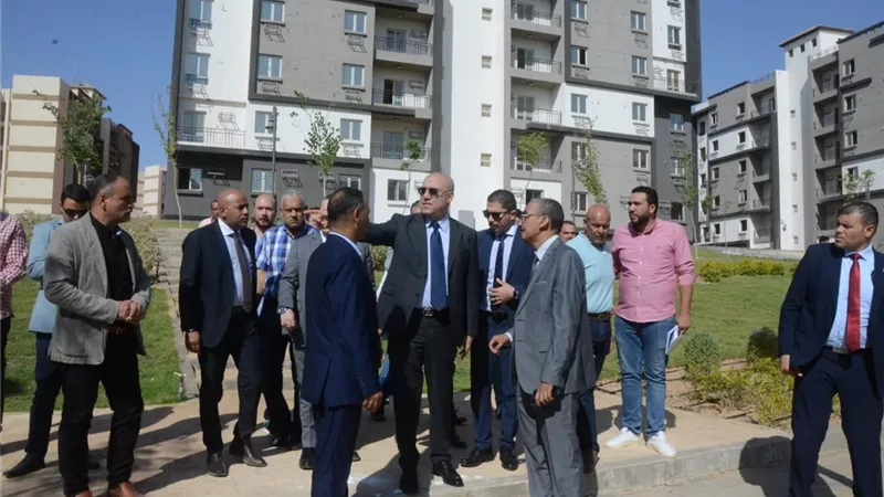 الجزار يشدد على الالتزام بمواعيد تسليم وحدات زهرة العاصمة