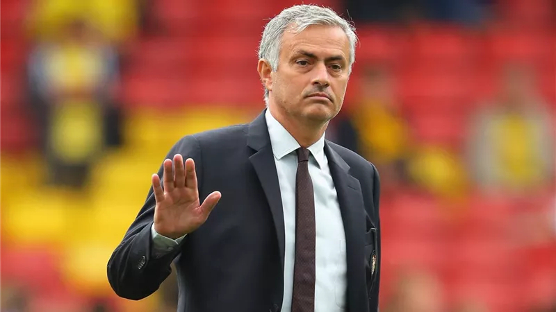 يقترب من الدوري السعودي.. رحيل مورينيو عن تدريب روما