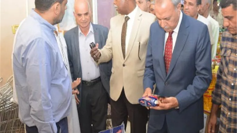 الهجان يتابع التزام السلاسل الغذائية في كفر شكر بخفض أسعار السلع
