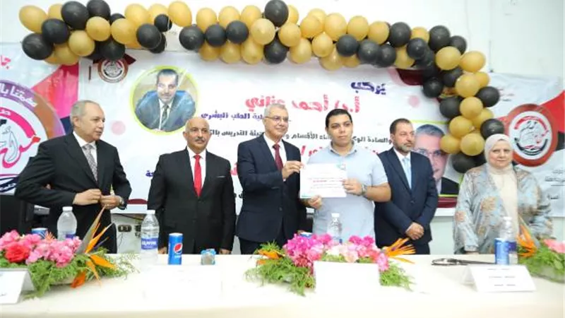 رئيس جامعة الزقازيق يشهد حفل استقبال الطلاب بالطب البشرى