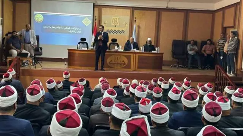 محافظ كفر الشيخ يفتتح برنامج البناء الثقافي بديوان عام المحافظة