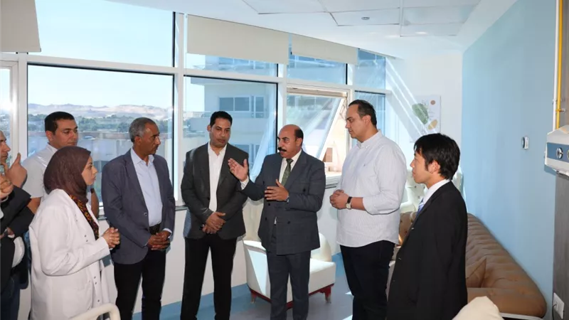 محافظ أسوان يستقبل وفد الهيئة العامة للرعاية الصحية