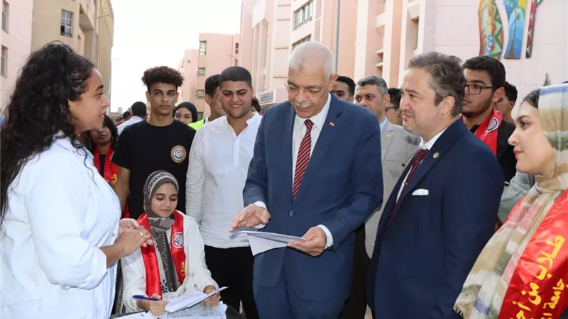 القاصد : تسابق الطلاب للتبرع بالدم تضامناً مع الشعب الفلسطينى