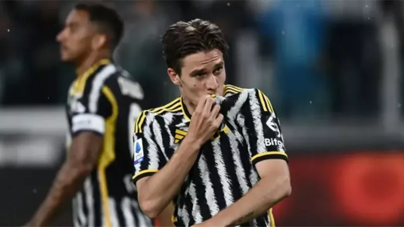 الاتحاد الإيطالي يعلن إيقاف لاعب يوفنتوس 7 أشهر