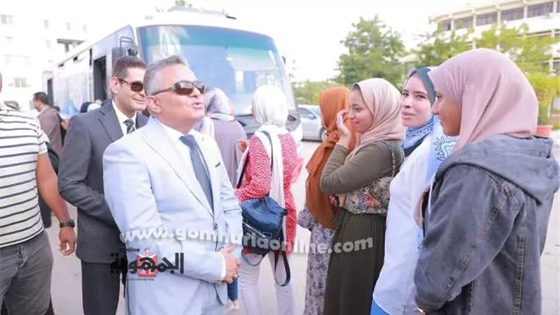 رئيس جامعة السويس يوجه الشكر للمشاركين في حملة التبرع بالدم