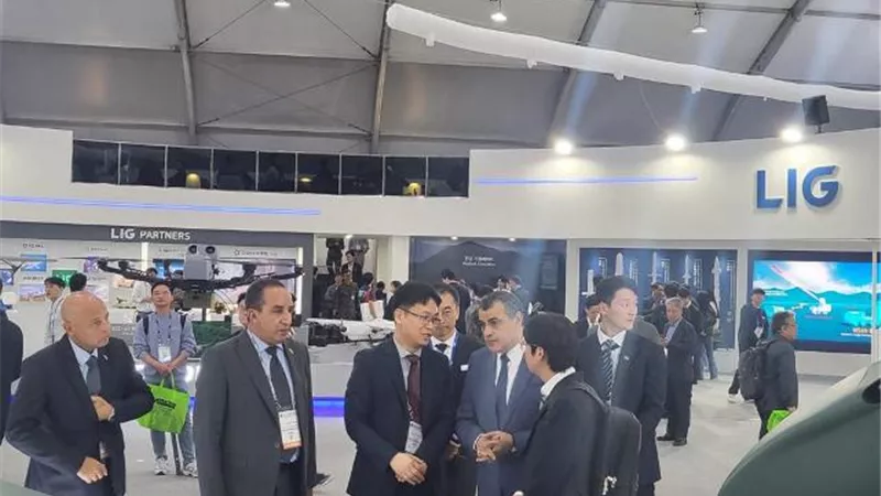 وزير الإنتاج الحربي يدعو شركات كوريا الجنوبية للمشاركة بمعرض
