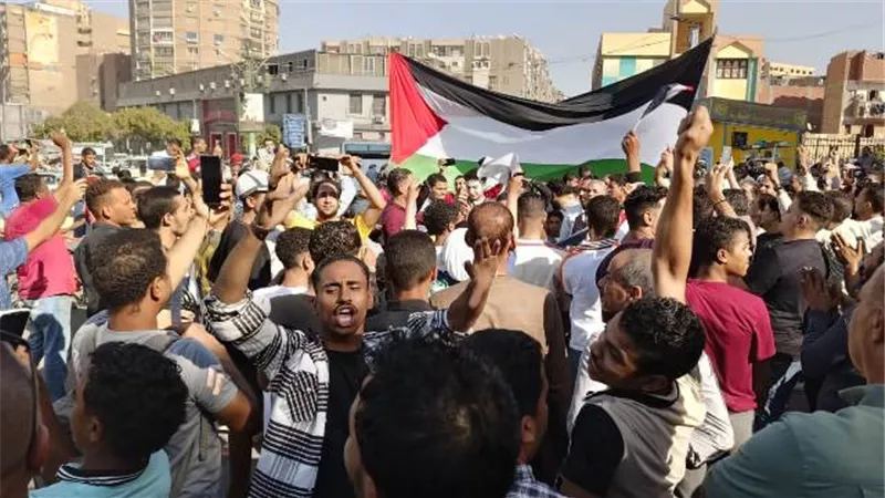 مظاهرة حاشدة بميدان المجذوب بأسيوط لدعم الشعب الفلسطيني