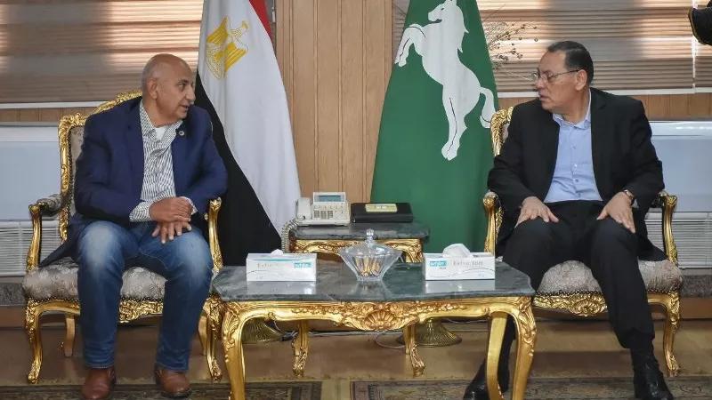 محافظ الشرقية يلتقي نقيب أطباء الشرقية وأعضاء المجلس الجُدد