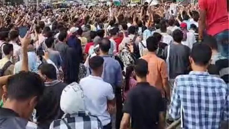 صور وفيديو.. المواطنين بميادين الجيزة ينددون بالعدوان على غزة .. ويؤكدون: صف واحد خلف قيادتنا