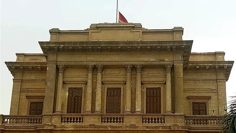 مجلس الشيوخ ينكس أعلامه حداداً على ضحايا فلسطين
