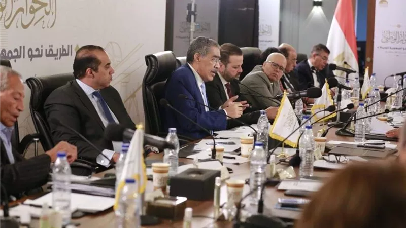 أمناء الحوار الوطني يدعو أبناء مصر للحشد امام نصب الجندي المجهول..الجمعة